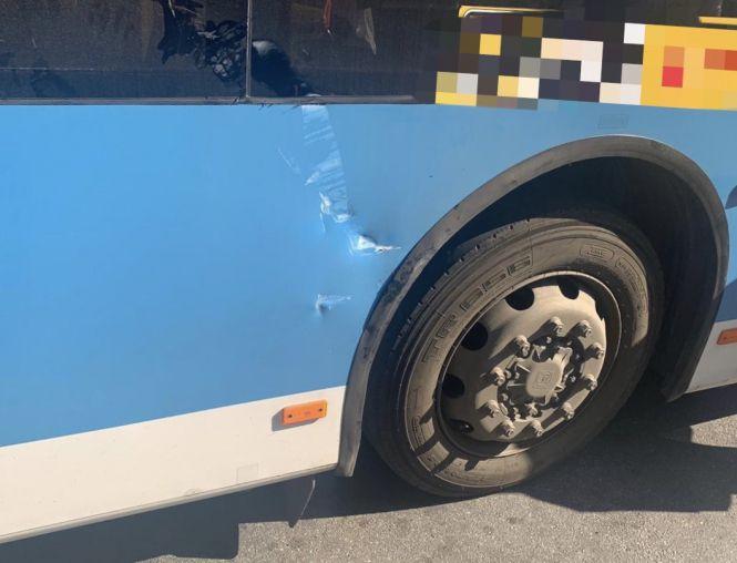 Новини Хмельницького - фото з ДТП на Шевченка: зіткнулися “Opel” і тролейбус ДТП на Шевченка: зіткнулися “Opel” і тролейбус, фото №1 на сайті vsim.ua