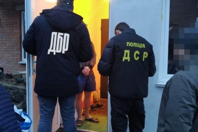 Хто забив «педофіла» в СІЗО. ДБР передає до суду справу проти шести тюремників і зека