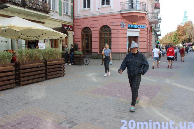 Фото "на ходу": як виглядають перехожі на вулицях вересневого Тернополя. РЕПОРТАЖ, фото №6 на сайті 20minut.ua