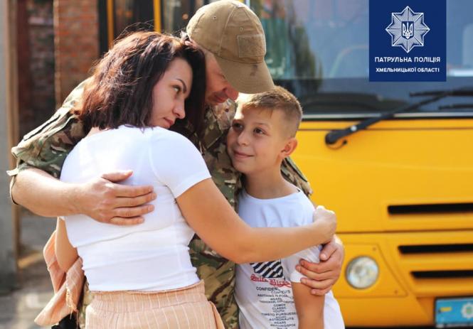 Новини Хмельницького - фото з Хмельницькі патрульні поїхали на Схід Хмельницькі патрульні поїхали на Схід, фото №3 на сайті vsim.ua