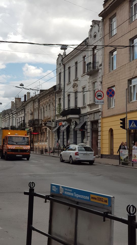 Новини Тернополя - фото з "Джульєтта би плакала": цікаві балкони, які понабудовували тернополяни (ФОТО) Світлина від Тернопільські плітки.