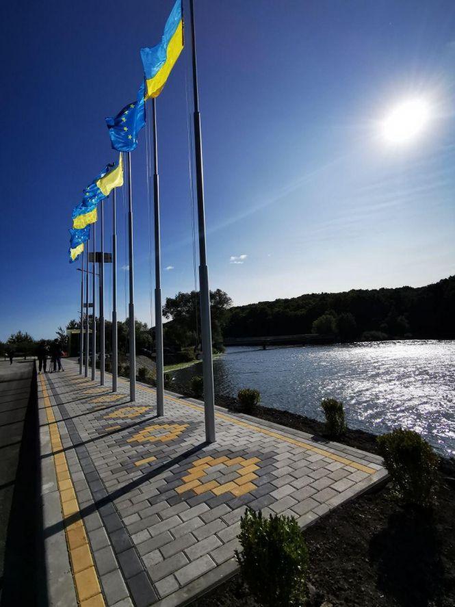 Новини Тернополя - фото з Президент Володимир Зеленський проінспектував "Велике будівництво" на Тернопільщині. Які зміни на нас чекають? (пресслужби) Президент Володимир Зеленський проінспектував "Велике будівництво" на Тернопільщині. Які зміни на нас чекають? (пресслужби), фото №17 на сайті 20minut.ua