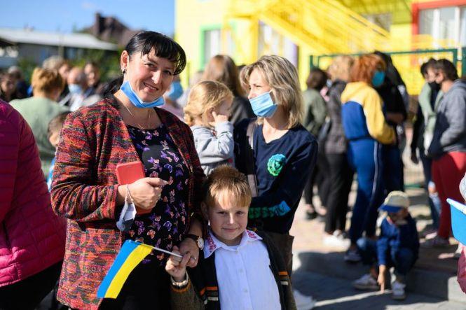 Новини Тернополя - фото з Президент Володимир Зеленський проінспектував "Велике будівництво" на Тернопільщині. Які зміни на нас чекають? (пресслужби) Президент Володимир Зеленський проінспектував "Велике будівництво" на Тернопільщині. Які зміни на нас чекають? (пресслужби), фото №9 на сайті 20minut.ua