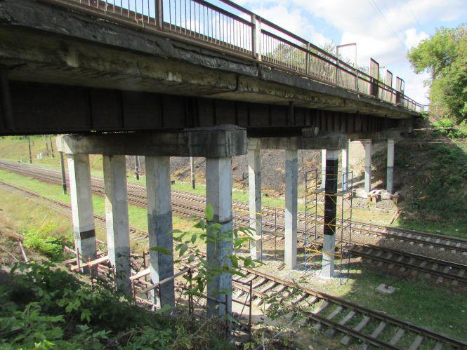 Міст на Білоцерківській трасі для транспорту закрили, фото №2 на сайті 20minut.ua