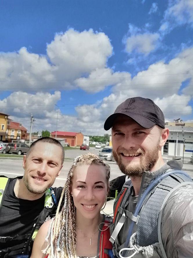 Новини Вінниці - фото з Триває марафон «Біг добра 100 км» заради порятунку дітей. Чому б не відзначити вінничан за людяну акцію? Триває марафон «Біг добра 100 км» заради порятунку дітей. Чому б не відзначити вінничан за людяну акцію?, фото №2 на сайті 20minut.ua