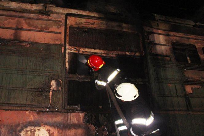 На Хмельниччині загорівся електролокомотив (ФОТО, ВІДЕО), фото №4 на сайті vsim.ua