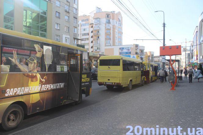 Новини Тернополя - фото з І далі беруть лише на сидячі місця. Як тепер працюватиме громадський транспорт у Тернополі І далі беруть лише на сидячі місця. Як тепер працюватиме громадський транспорт у Тернополі, фото №3 на сайті 20minut.ua