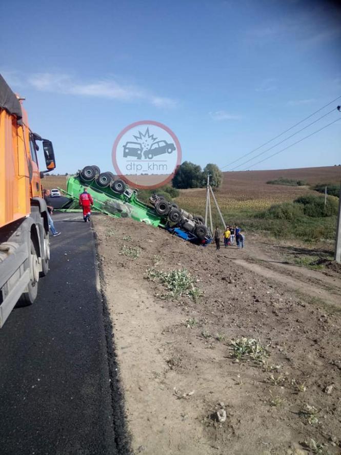 Новини Хмельницького - фото з Біля Хмельницького перевернулась вантажівка: водія заблокувало в кабіні Біля Хмельницького перевернулась вантажівка: водія заблокувало в кабіні, фото №1 на сайті vsim.ua