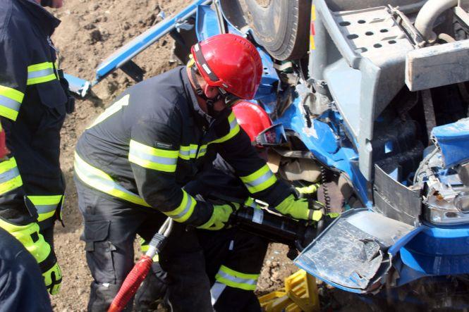 Новини Хмельницького - фото з Поблизу Хмельницького перевернулась вантажівка: з'явилося відео з місця ДТП Поблизу Хмельницького перевернулась вантажівка: з'явилося відео з місця ДТП, фото №2 на сайті vsim.ua