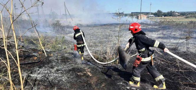 Упродовж доби  у природних екосистемах області сталося 12 пожеж, внаслідок яких згоріло 17 гектарів сухостою, фото №1 на сайті 20minut.ua