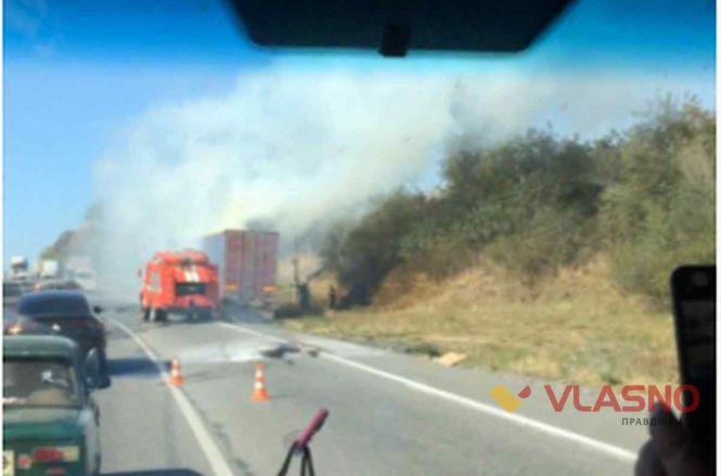 Новини Козятина - фото з Біля Бродецького загорілася фура Біля Бродецького загорілася фура, фото №1 на сайті 20minut.ua