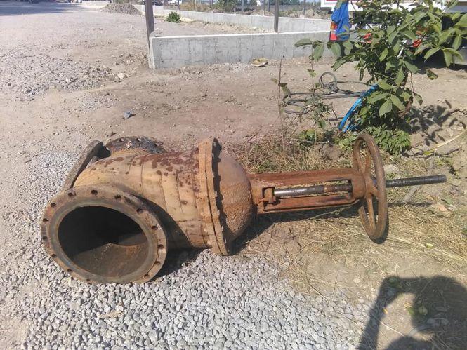 На "Алясці" замінюють майже 200 метрів водогону: коли включать воду? (ФОТО), фото №4 на сайті 20minut.ua