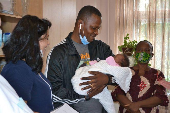 Новини Тернополя - фото з У Тернополі родичі забрали з лікарні немовля, мама-іноземка якого мала COVID-19 (ФОТО) У Тернополі родичі забрали з лікарні немовля, мама-іноземка якого мала COVID-19 (ФОТО), фото №1 на сайті 20minut.ua