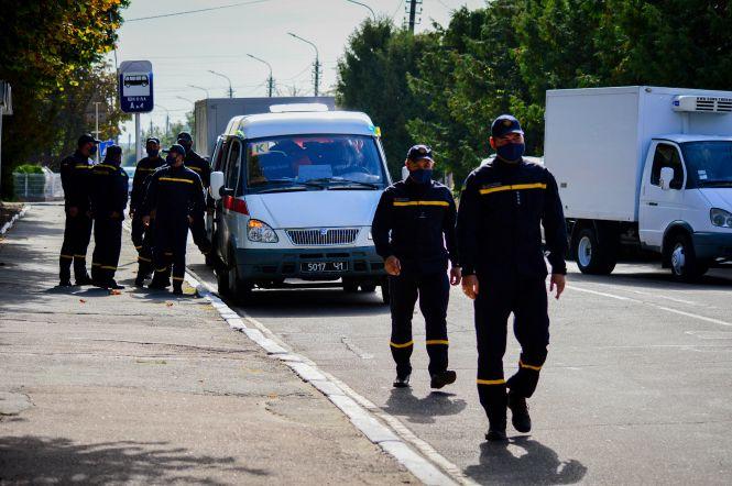 Новини Житомира - фото з Зведений загін рятувальників Житомирщини повернувся з Донбасу, виконавши своє завдання достроково Зведений загін рятувальників Житомирщини повернувся з Донбасу, виконавши своє завдання достроково, фото №2 на сайті 20minut.ua