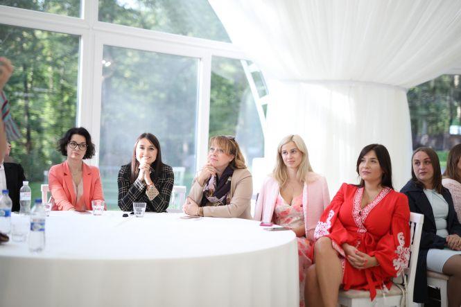 Новини Хмельницького - фото з Хмельницькі бізнесвумен та Симчишин: що відомо про зустріч, яка "зірвала" Instagram Хмельницькі бізнесвумен та Симчишин: що відомо про зустріч, яка "зірвала" Instagram, фото №6 на сайті vsim.ua