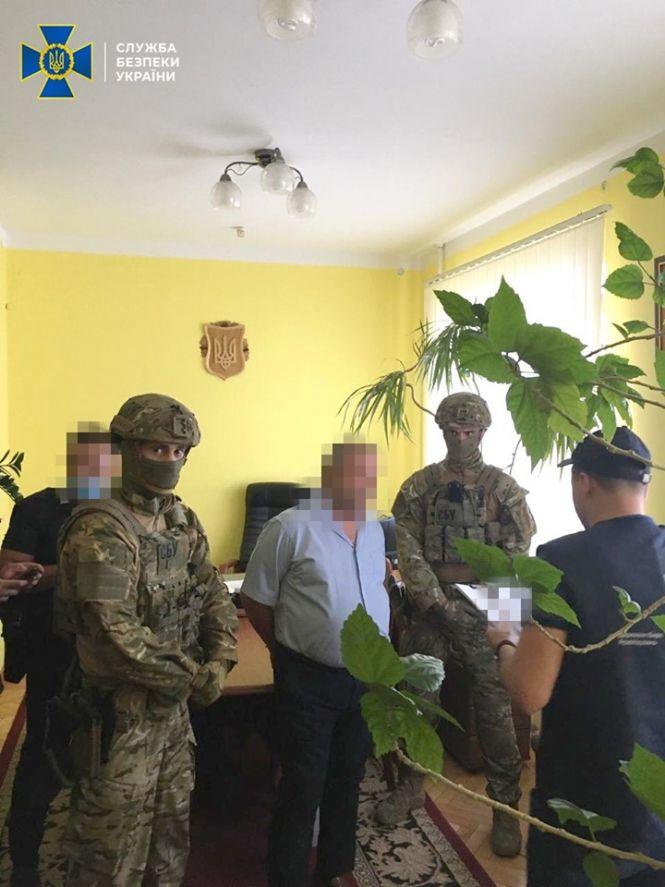 СБУ затримала керівника податкової інспекції Тернополя та його сина за вимагання 40 тисяч доларів, фото №2 на сайті 20minut.ua
