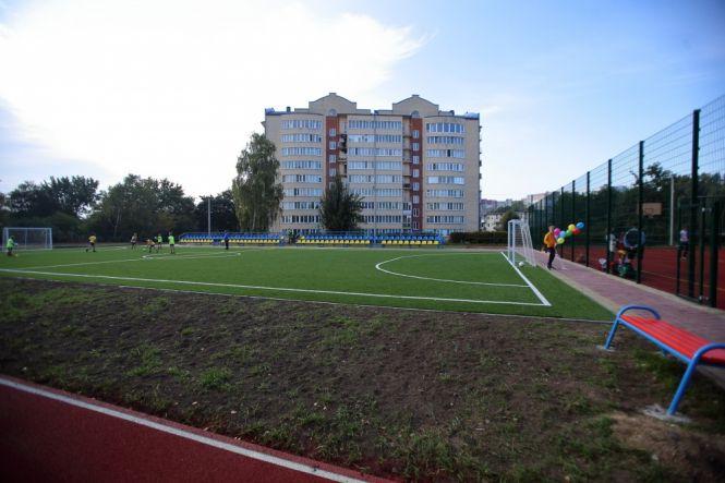 Новини Тернополя - фото з У тернопільській школі №7 відкрили новий спортивний комплекс (ФОТО) У тернопільській школі №7 відкрили новий спортивний комплекс (ФОТО), фото №3 на сайті 20minut.ua