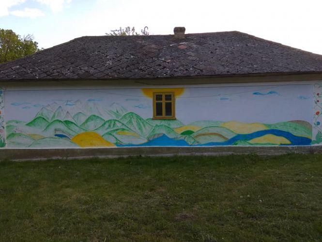 Новини Тернополя - фото з Майстриня з Чорткова розмалювала будинок, якому майже сто років