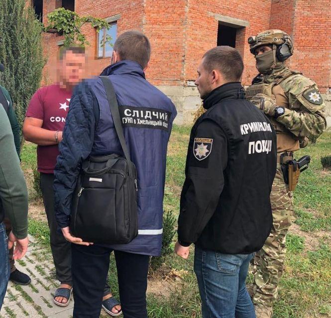 Новини Хмельницького - фото з Погрожували вбити: затримали хмельничан, які вимагали 350 тисяч гривень у підприємця Погрожували вбити: затримали хмельничан, які вимагали 350 тисяч гривень у підприємця, фото №1 на сайті vsim.ua