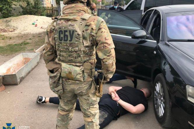 СБУ затримала керівника податкової інспекції Тернополя та його сина за вимагання 40 тисяч доларів, фото №1 на сайті 20minut.ua