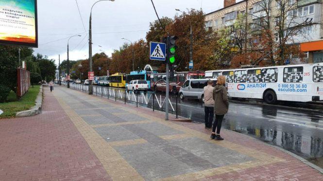 Новини Хмельницького - фото з Зранку біля філармонії затопило Кам’янецьку (ФОТО, ВІДЕО) Зранку біля філармонії затопило Кам’янецьку (ФОТО, ВІДЕО), фото №4 на сайті vsim.ua