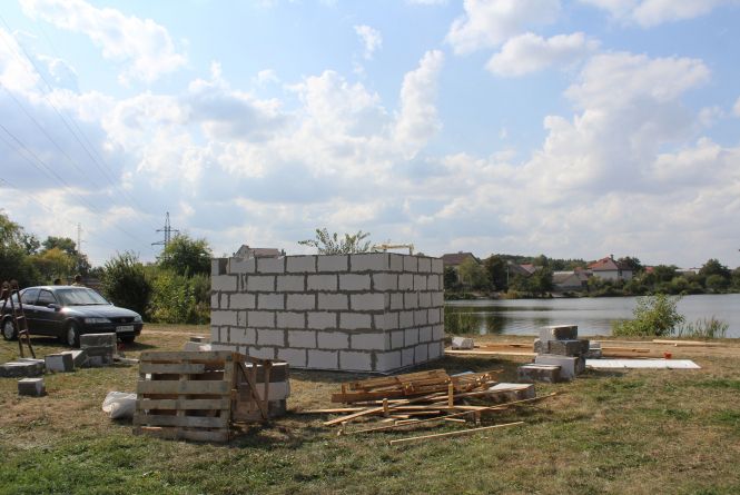 Новини Вінниці - фото з Важливе за тиждень. Найцікавіші новини від 21 до 28 вересня, які ви могли пропустити Вінничан обурила сумнівна забудова біля Вишенського озера. Що там зводять?