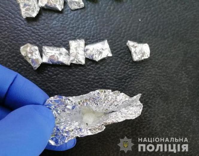 Двох бердичівлянок затримали за розповсюдження метадону: у них вилучено наркотиків на 80 тисяч гривень, фото №3 на сайті 20minut.ua