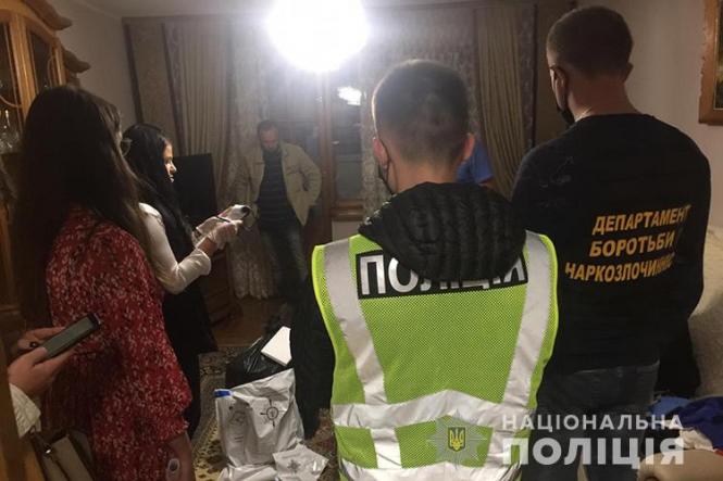 У Тернополі прикрили інтернет-магазин з продажу марихуани, який приносив власникам 250-300 тисяч прибутку в місяць, фото №1 на сайті 20minut.ua