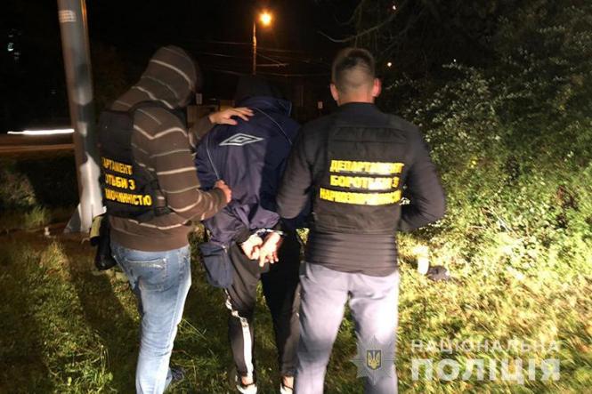 У Тернополі прикрили інтернет-магазин з продажу марихуани, який приносив власникам 250-300 тисяч прибутку в місяць, фото №5 на сайті 20minut.ua