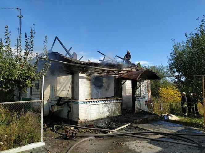 Новини Вінниці - фото з Смертельна пожежа в Гуменному: восьмеро рятувальників гасили будинок 120424959_342204566987794_1323160629838582604_n.jpg