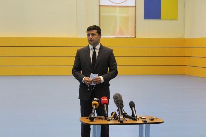 Новини Вінниці - фото з «Дайте нам спокійно поговорити», — президент Володимир Зеленський у Вінниці «Дайте нам спокійно поговорити», — президент Володимир Зеленський у Вінниці, фото №4 на сайті 20minut.ua