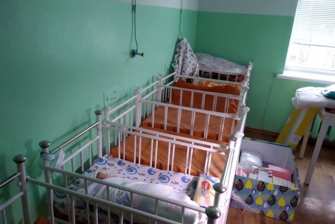 Новини Тернополя - фото з Називають Володя Великодній: що відомо про хлопчика, якого залишили у тернопільському Вікні життя "Дуже гарна і спокійна дівчинка": у "Вікні життя" в Тернополі знайшли дитину, якій лише день