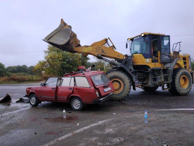 Новини Житомира - фото з На Чуднівщині рятувальники деблокували тіло загиблої пасажирки з понівеченого внаслідок ДТП автомобіля На Чуднівщині рятувальники деблокували тіло загиблої пасажирки з понівеченого внаслідок ДТП автомобіля, фото №1 на сайті 20minut.ua