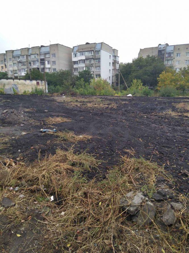 По Незалежності почали встановлювати знак «Я люблю Козятин», але до дощів не встигли, фото №2 на сайті 20minut.ua