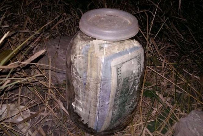 Двісті тисяч у банці закопала вінничанка  і … забула де. Викликала поліцію
