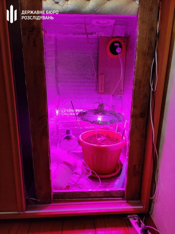 На Хмельниччині судитимуть двох командирів відділень ДСНС за торгівлю наркотиками, фото №1 на сайті vsim.ua