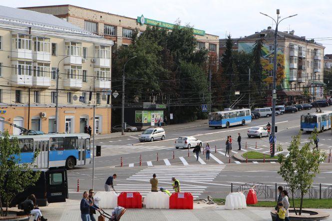Новини Вінниці - фото з Перший день роботи світлофорів на площі Гагаріна (ФОТОРЕПОРТАЖ) Перший день роботи світлофорів на площі Гагаріна (ФОТОРЕПОРТАЖ), фото №11 на сайті 20minut.ua