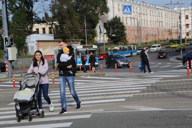 Новини Вінниці - фото з Перший день роботи світлофорів на площі Гагаріна (ФОТОРЕПОРТАЖ) Перший день роботи світлофорів на площі Гагаріна (ФОТОРЕПОРТАЖ), фото №4 на сайті 20minut.ua