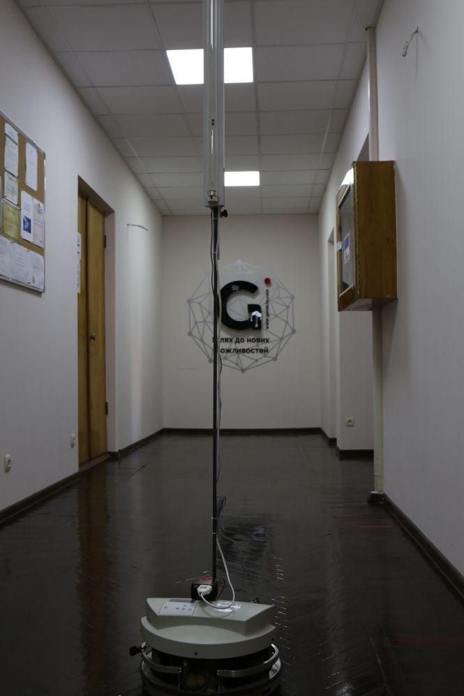 Новини Вінниці - фото з Машина, яка дезінфікує приміщення: вінницькі студенти розробили нового робота Машина, яка дезінфікує приміщення: вінницькі студенти розробили нового робота, фото №4 на сайті 20minut.ua