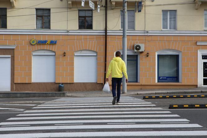 Новини Вінниці - фото з Перший день роботи світлофорів на площі Гагаріна (ФОТОРЕПОРТАЖ) Перший день роботи світлофорів на площі Гагаріна (ФОТОРЕПОРТАЖ), фото №9 на сайті 20minut.ua