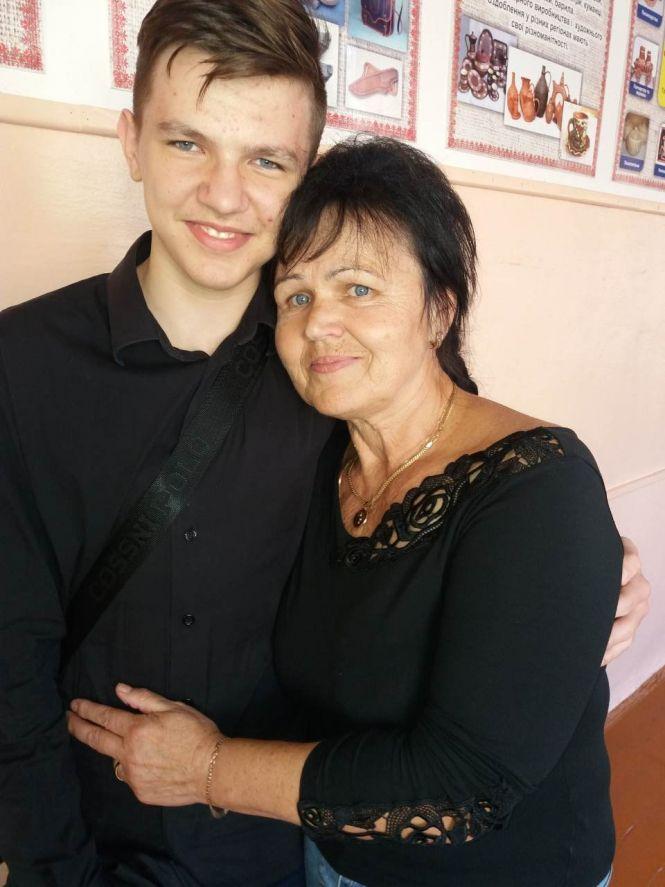 Новини Вінниці - фото з «У неї урок починається з аплодисментів». Батьки учнів просять розповісти про вчительку «У неї урок починається з аплодисментів». Батьки учнів просять розповісти про вчительку, фото №3 на сайті 20minut.ua