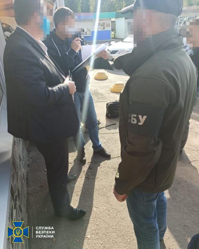 У Бердичеві затримали податківця, який продавав засекречені дані про підприємців конкурентам, фото №1 на сайті 20minut.ua