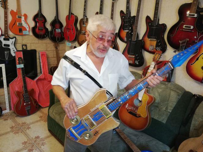 Новини Вінниці - фото з Відремонтував понад сто гітар. Пропонує створити музей у Вінниці Відремонтував понад сто гітар. Пропонує створити музей у Вінниці, фото №1 на сайті 20minut.ua