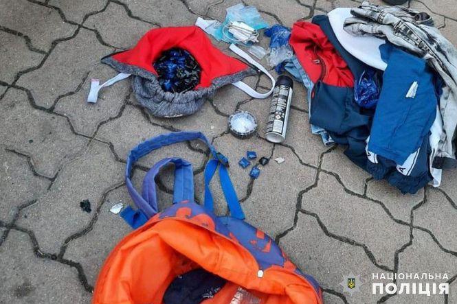 У Хмельницькому спіймали "закладчиків-гастролерів" з  купою наркотиків (ФОТО), фото №3 на сайті vsim.ua