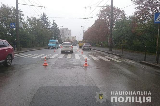 Новини Тернополя - фото з У Тернополі під колеса автівки потрапили літня жінка та школярка У Тернополі під колеса автівки потрапили літня жінка та школярка, фото №2 на сайті 20minut.ua