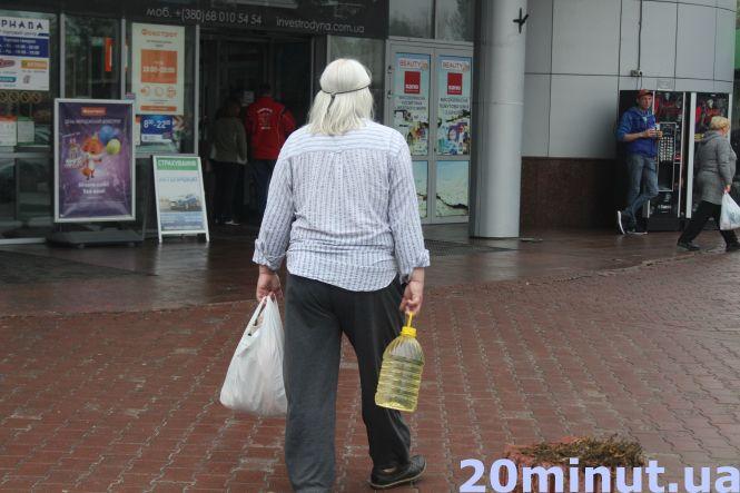 Новини Тернополя - фото з «Не більше п'яти кілограм в одні руки»: чому дорожчають цукор та олія «Не більше п'яти кілограм в одні руки»: чому дорожчають цукор та олія, фото №1 на сайті 20minut.ua