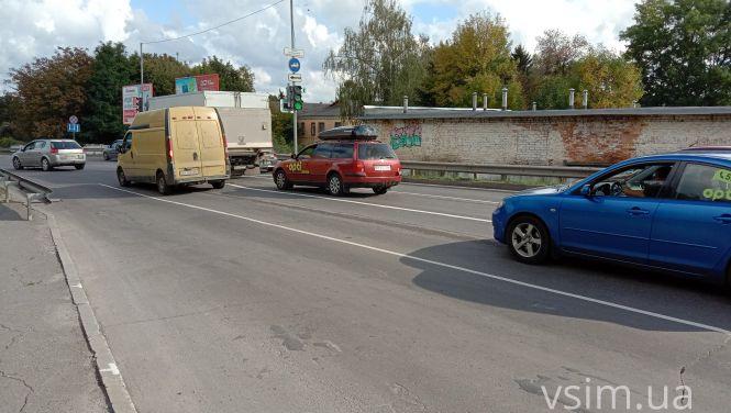 Новини Хмельницького - фото з Комунальники отримали штраф за нанесення нової дорожньої розмітки на Толстого Комунальники отримали штраф за нанесення нової дорожньої розмітки на Толстого, фото №3 на сайті vsim.ua