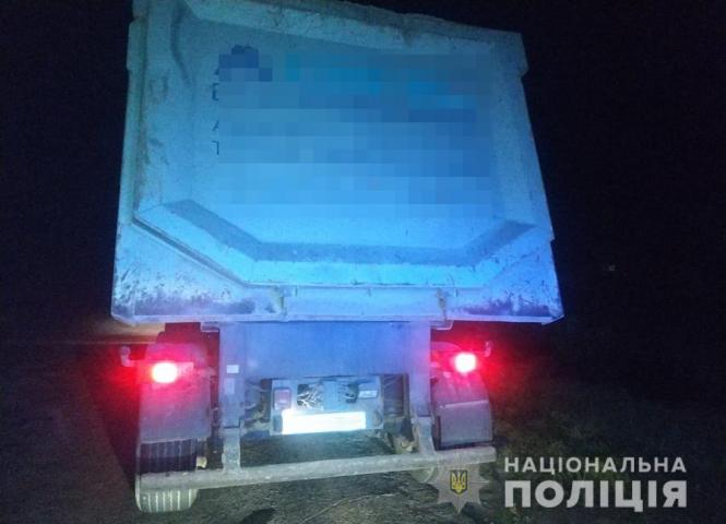 У Коростишівському районі поліція  зупинила чотири автомобілі з піском без належних документів, фото №1 на сайті 20minut.ua