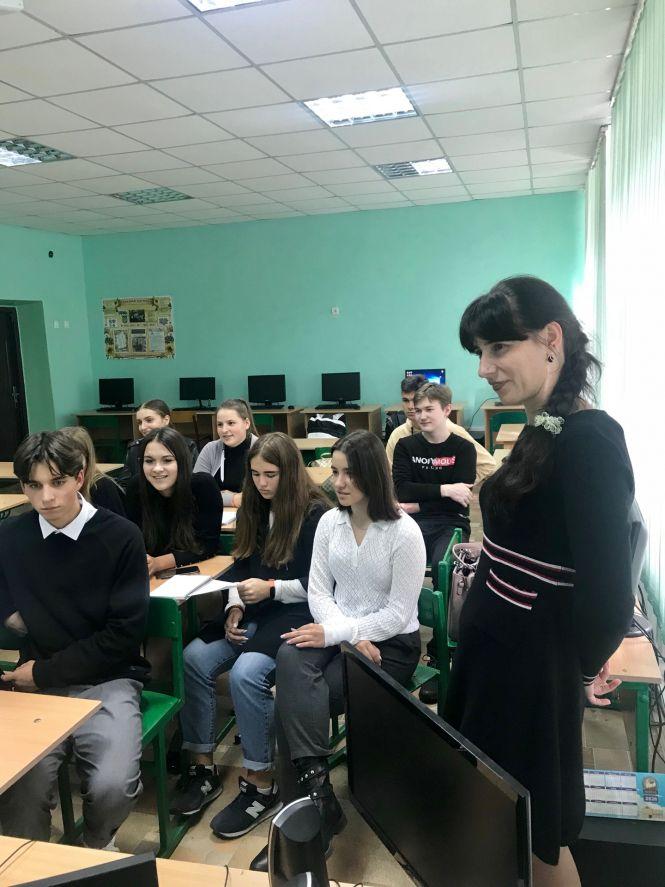 Новини Вінниці - фото з Мовний табір онлайн, або як вінницькі школярі вивчають з іноземцями англійську Мовний табір онлайн, або як вінницькі школярі вивчають з іноземцями англійську, фото №1 на сайті 20minut.ua