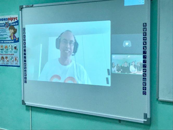 Новини Вінниці - фото з Мовний табір онлайн, або як вінницькі школярі вивчають з іноземцями англійську Мовний табір онлайн, або як вінницькі школярі вивчають з іноземцями англійську, фото №2 на сайті 20minut.ua